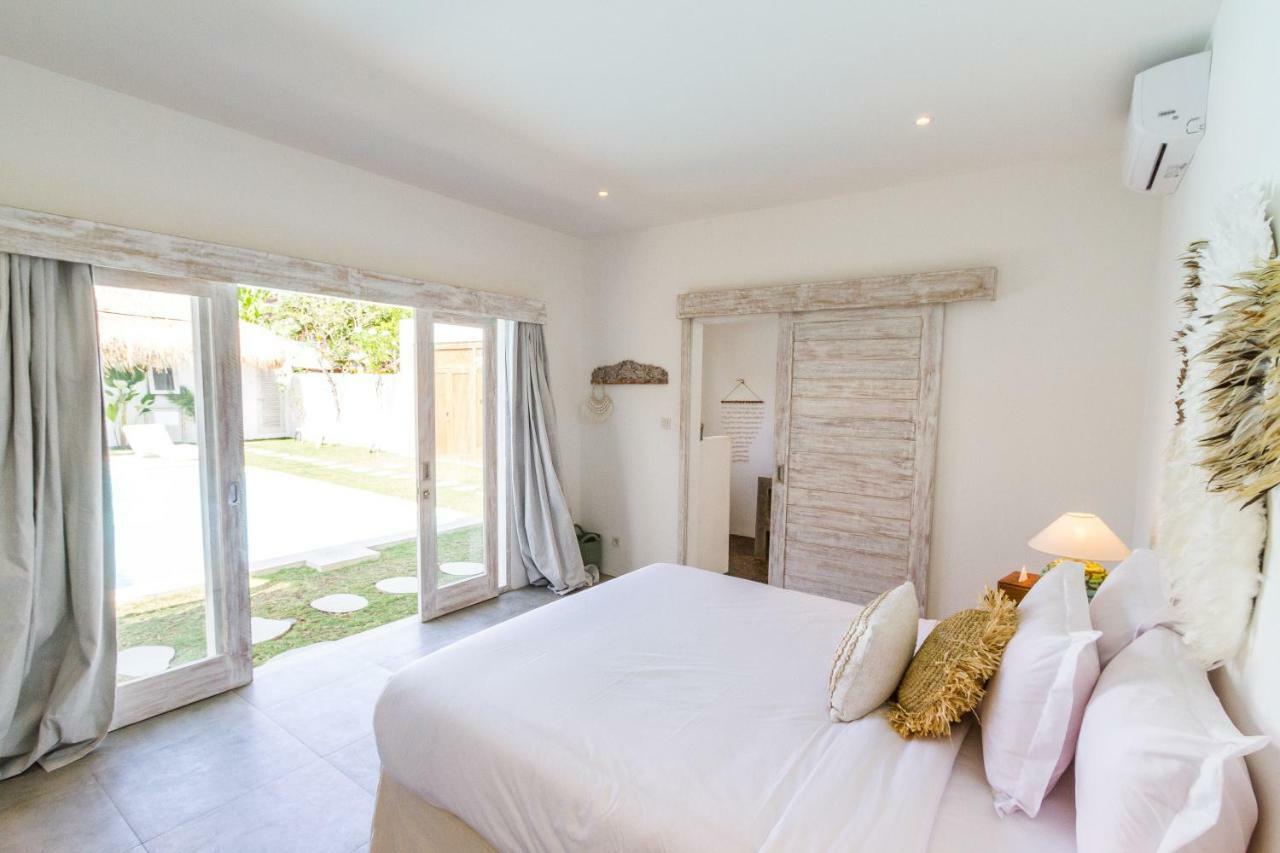 Villa Opaline Seminyak Esterno foto