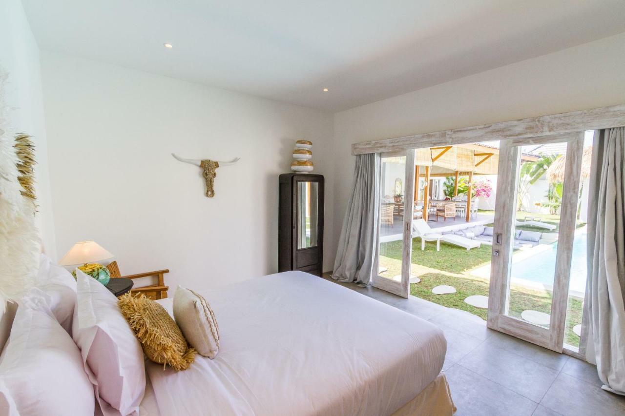 Villa Opaline Seminyak Esterno foto
