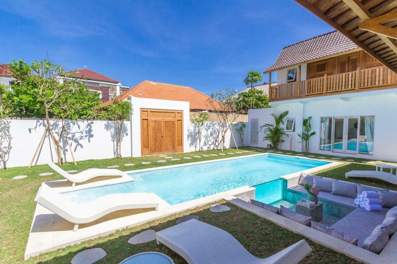 Villa Opaline Seminyak Esterno foto